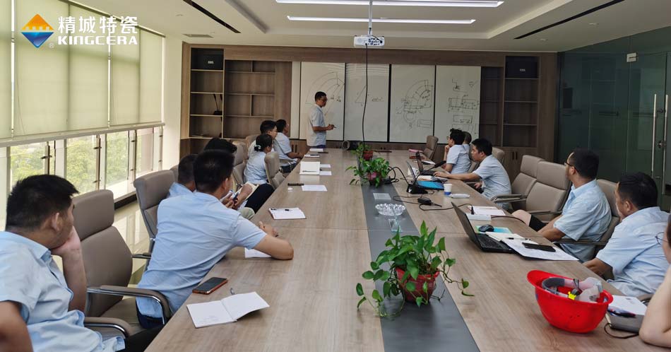 强化专业技术，提高服务水平  营销部发展业务技术培训