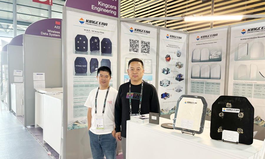 湖南人生就是博官网携最新防弹产品亮相法国欧洲国际防务展